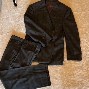 Men’s suit Calvin Klein 44R pants 36 waist 32 length wool